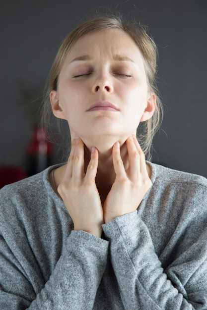 Красные миндалины в горле: симптомы, причины и лечение